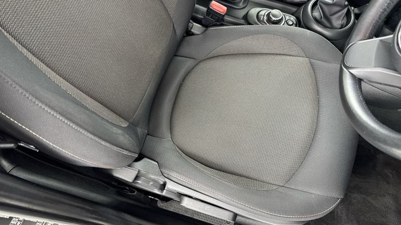 MINI Hatchback 1.5 Cooper Classic 5dr Petrol Hatchback